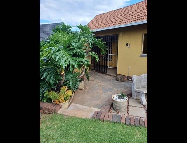 3 BEDROOM HOUSE FOR SALE IN WITFIELD